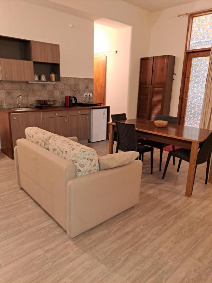 Charming Apartment Катания Екстериор снимка